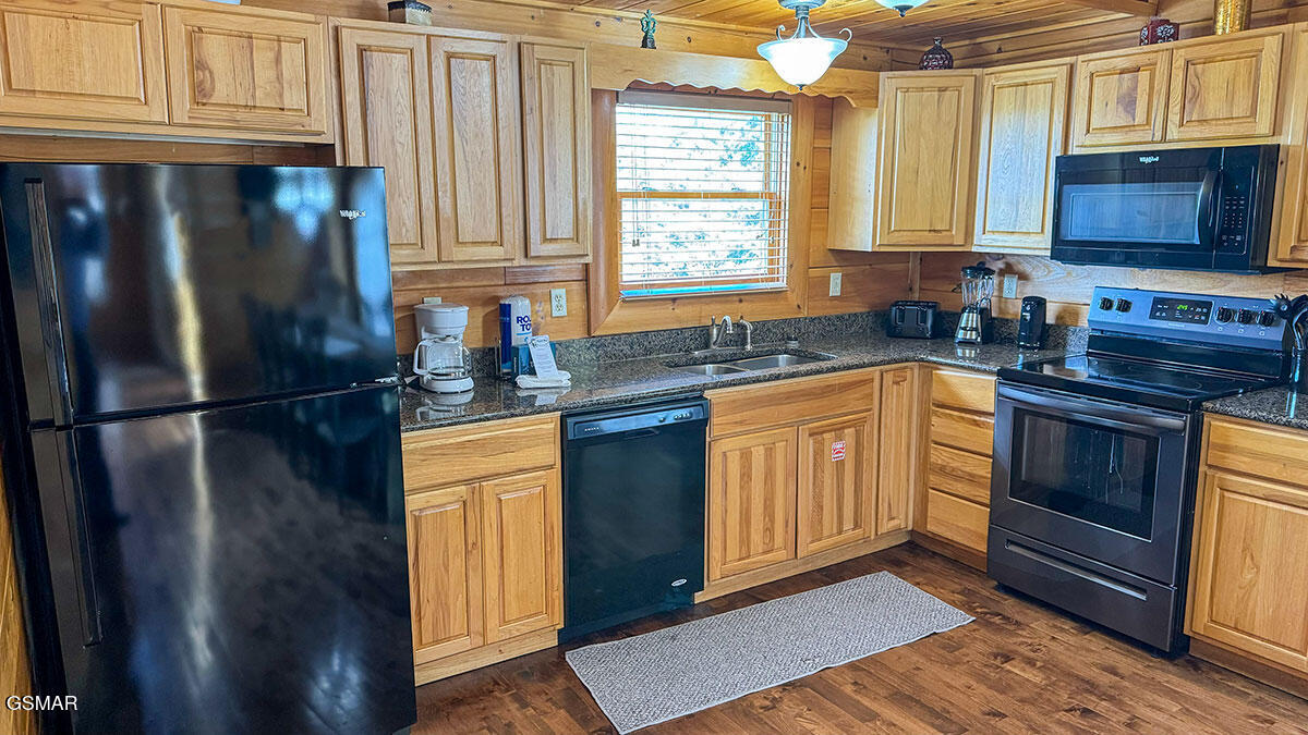 1352 Timberwolf Way Sevierville TN 37876