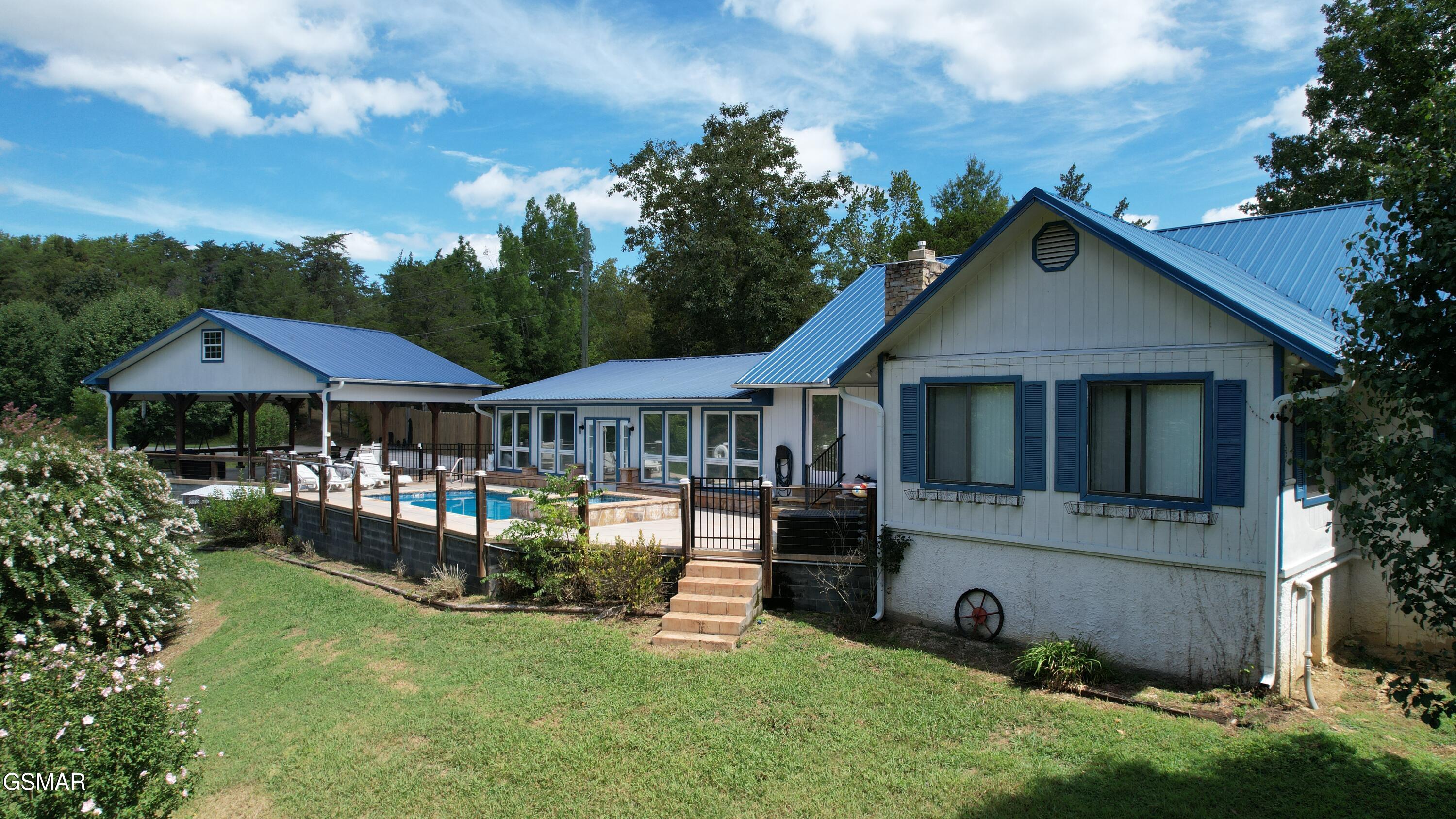 898 Lake View Loop Sevierville TN 37876