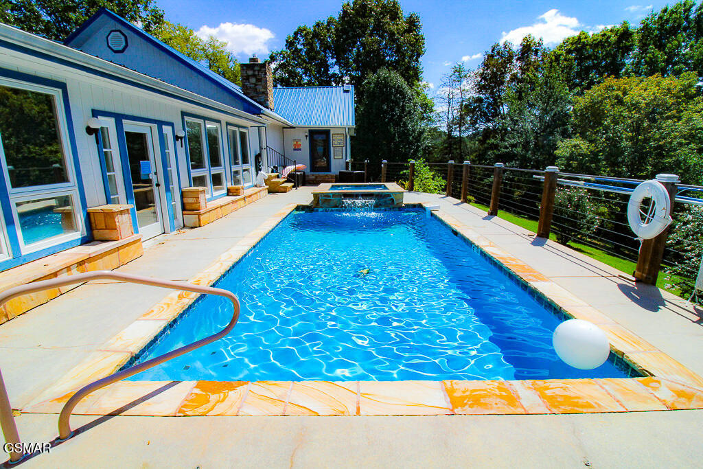 898 Lake View Loop Sevierville TN 37876