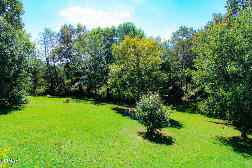 898 Lake View Loop Sevierville TN 37876