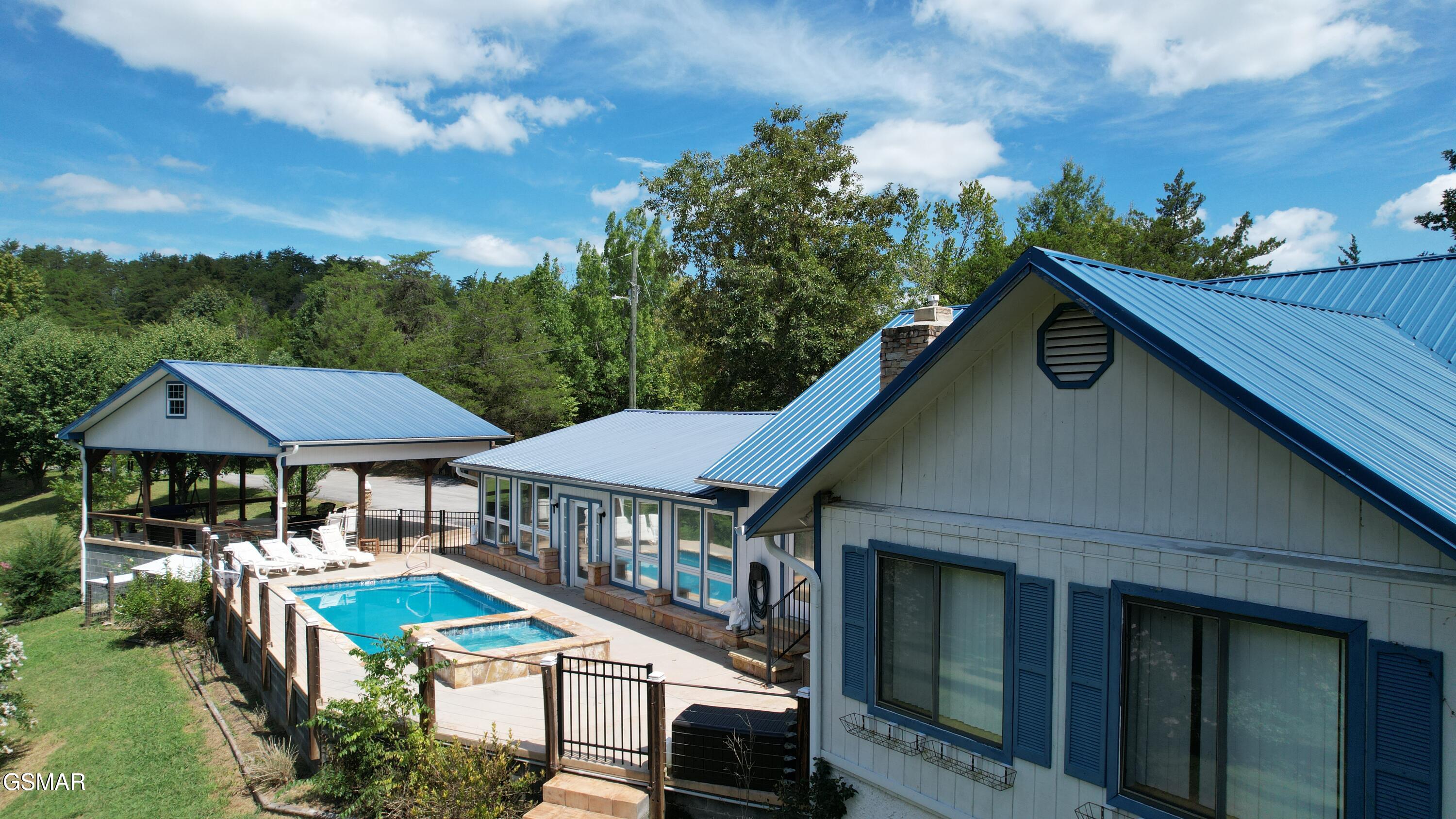 898 Lake View Loop Sevierville TN 37876