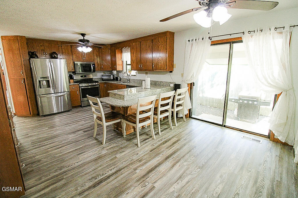 898 Lake View Loop Sevierville TN 37876