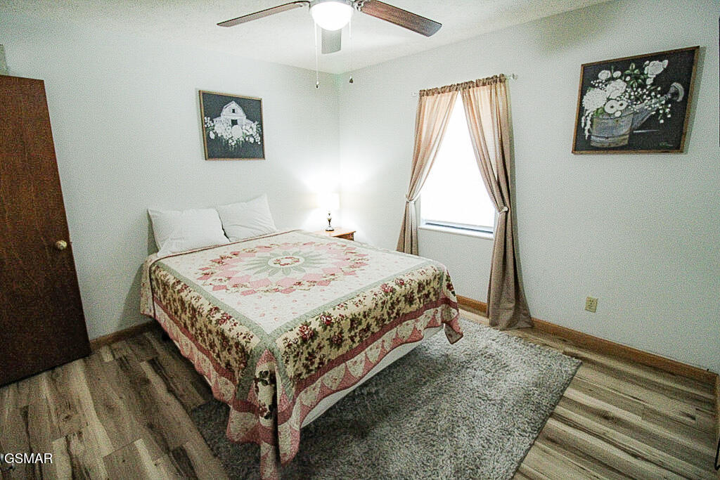 898 Lake View Loop Sevierville TN 37876