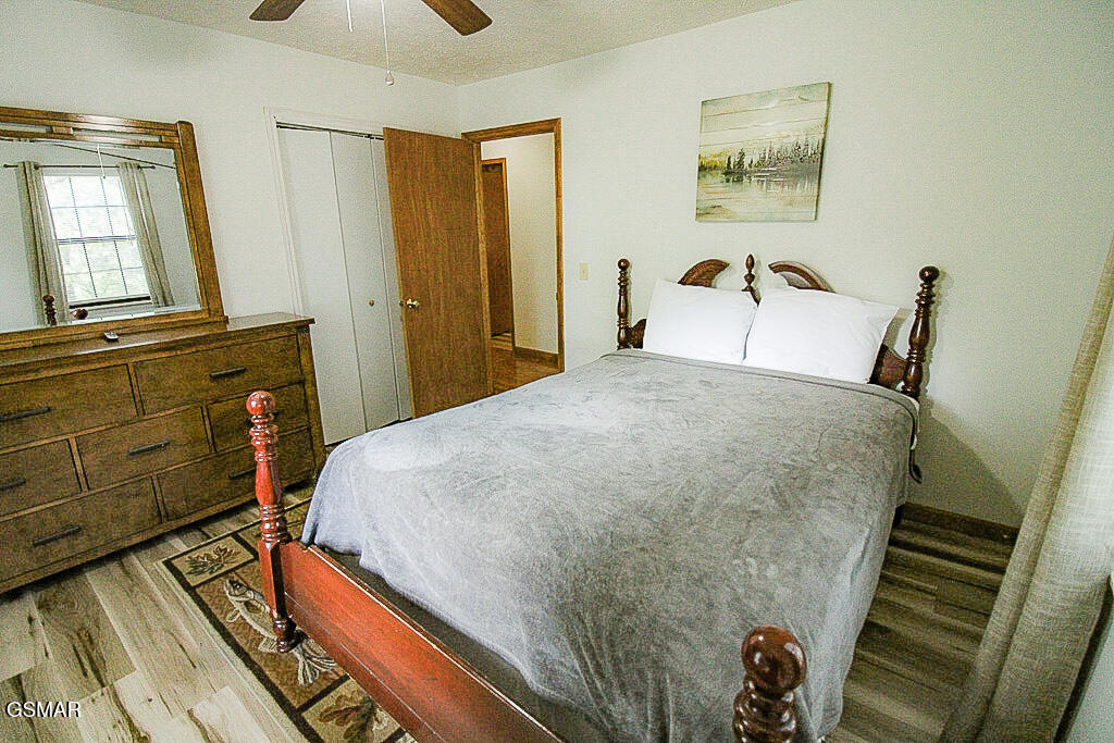 898 Lake View Loop Sevierville TN 37876