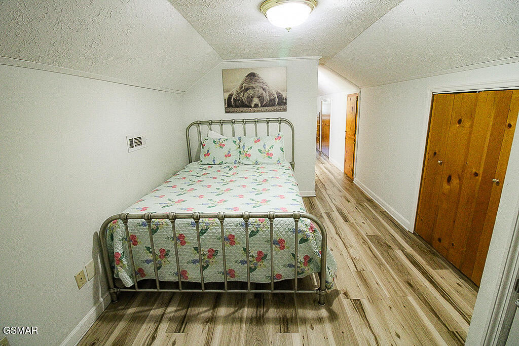 898 Lake View Loop Sevierville TN 37876