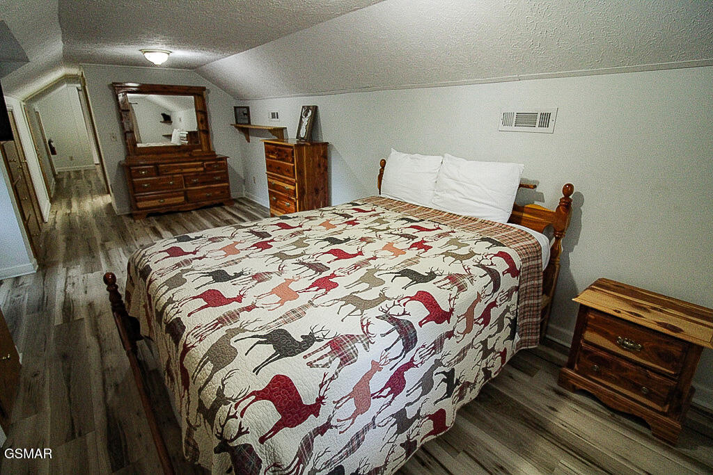 898 Lake View Loop Sevierville TN 37876