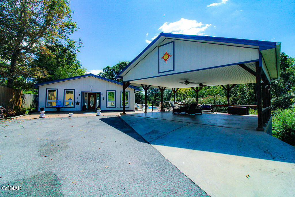 898 Lake View Loop Sevierville TN 37876