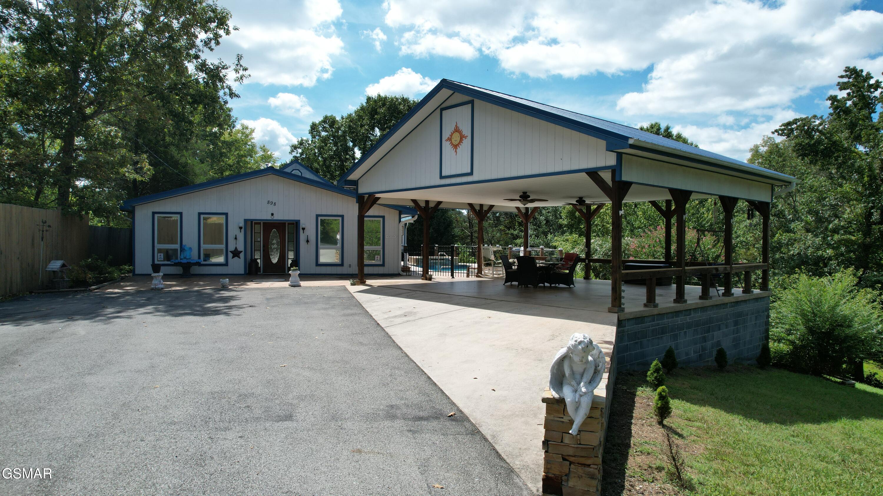 898 Lake View Loop Sevierville TN 37876