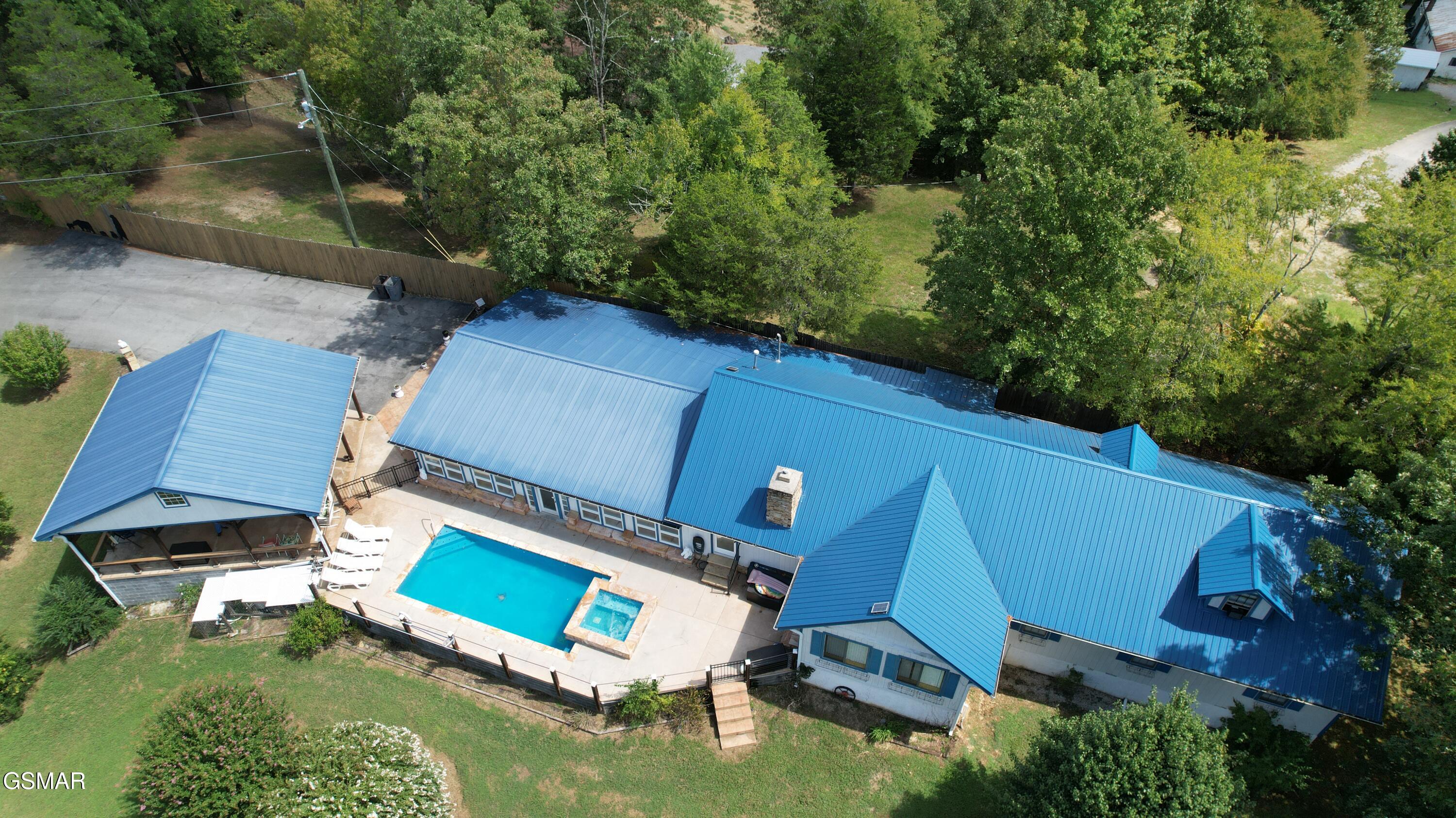 898 Lake View Loop Sevierville TN 37876