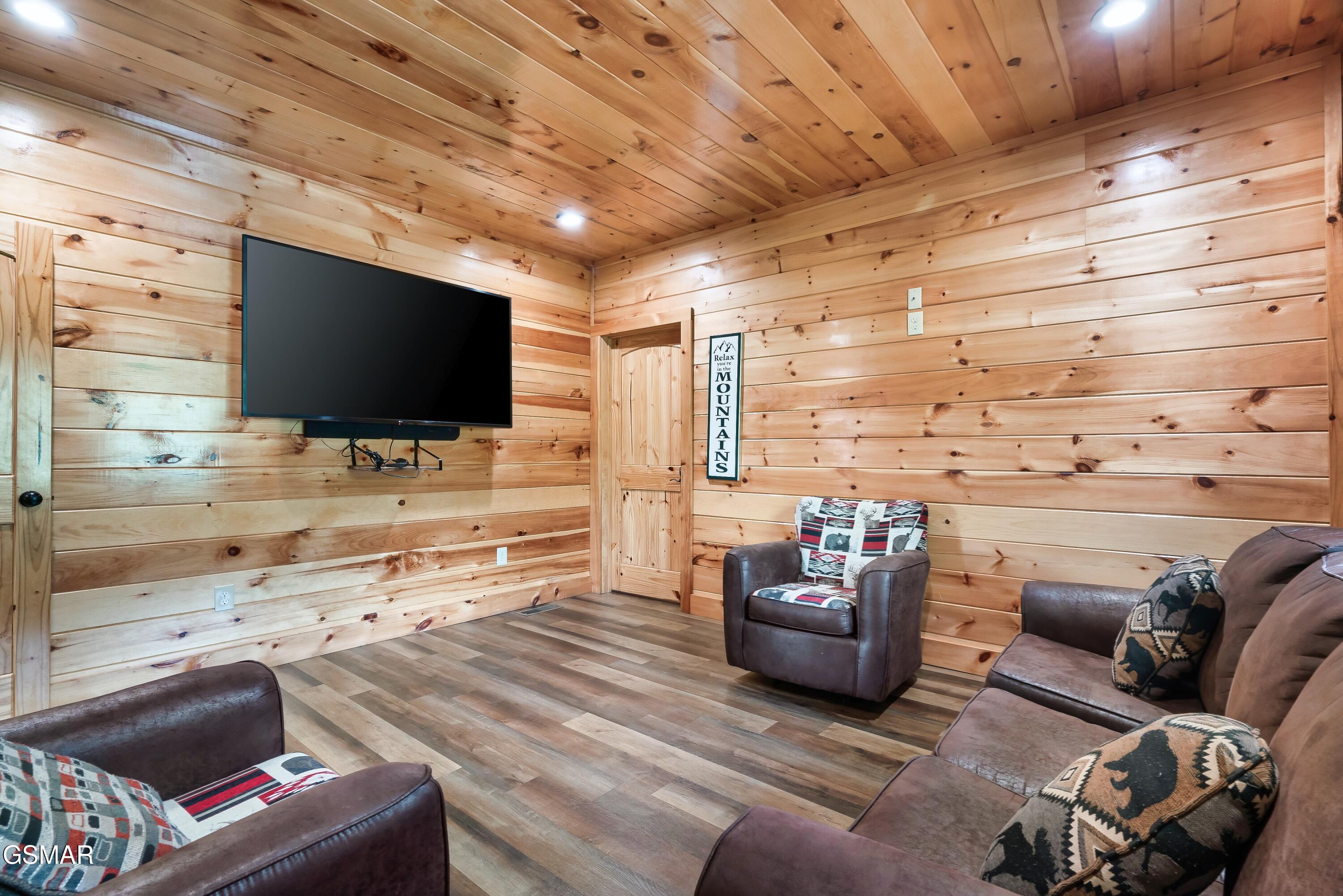 2180 Bear Haven Way Sevierville TN 37862