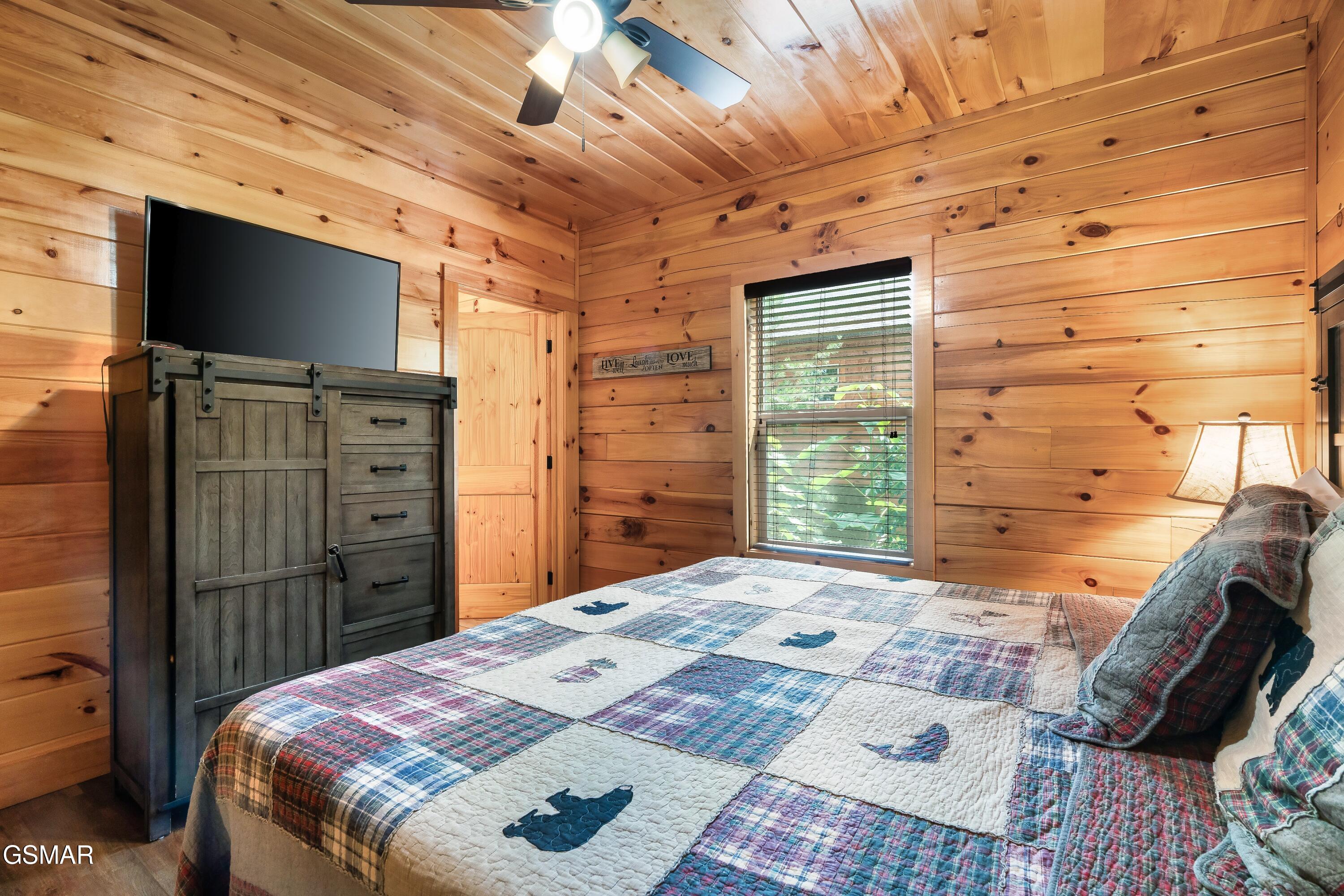 2180 Bear Haven Way Sevierville TN 37862