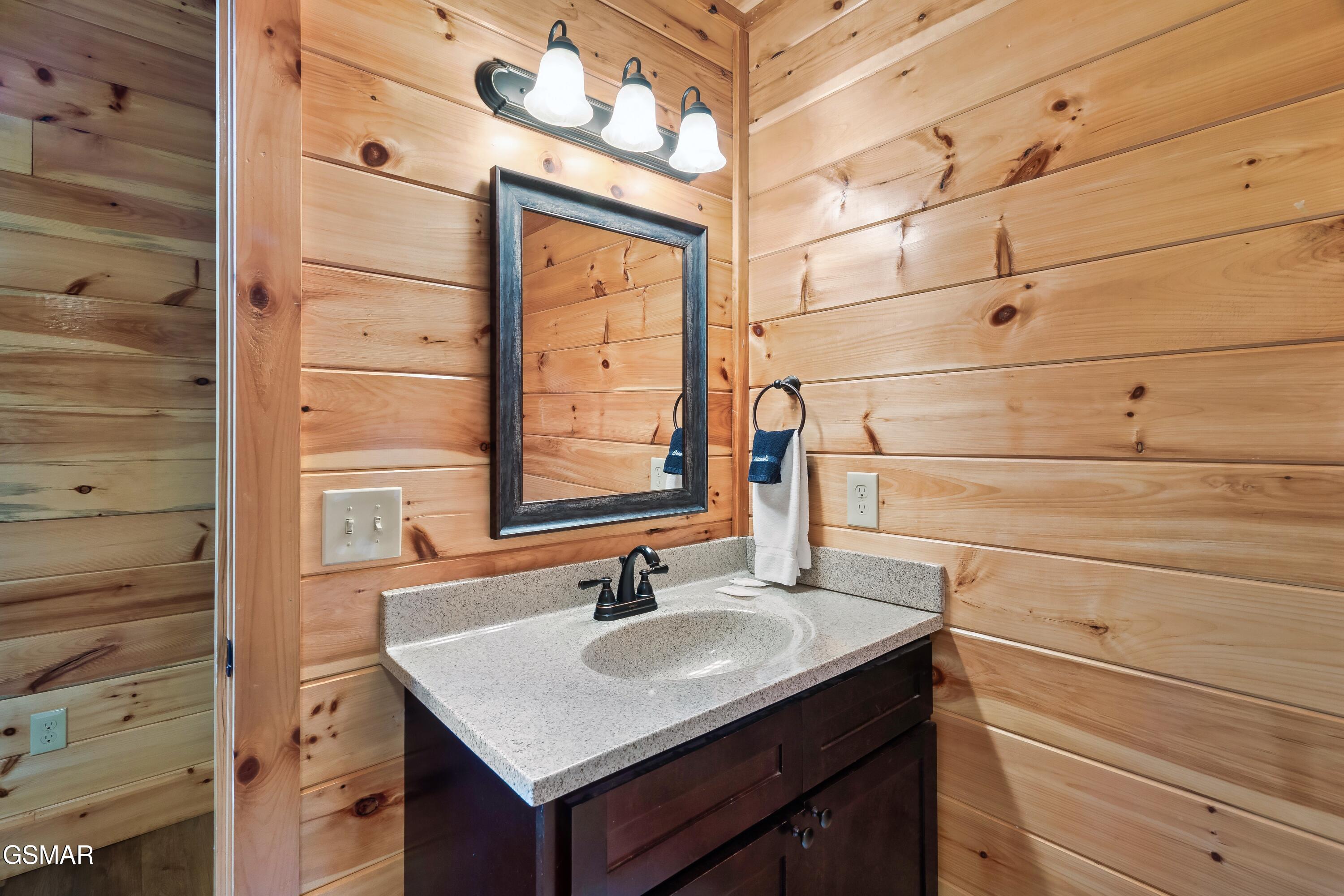 2180 Bear Haven Way Sevierville TN 37862