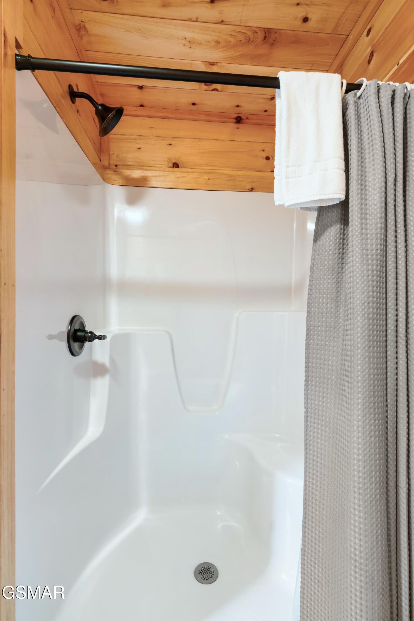 2180 Bear Haven Way Sevierville TN 37862