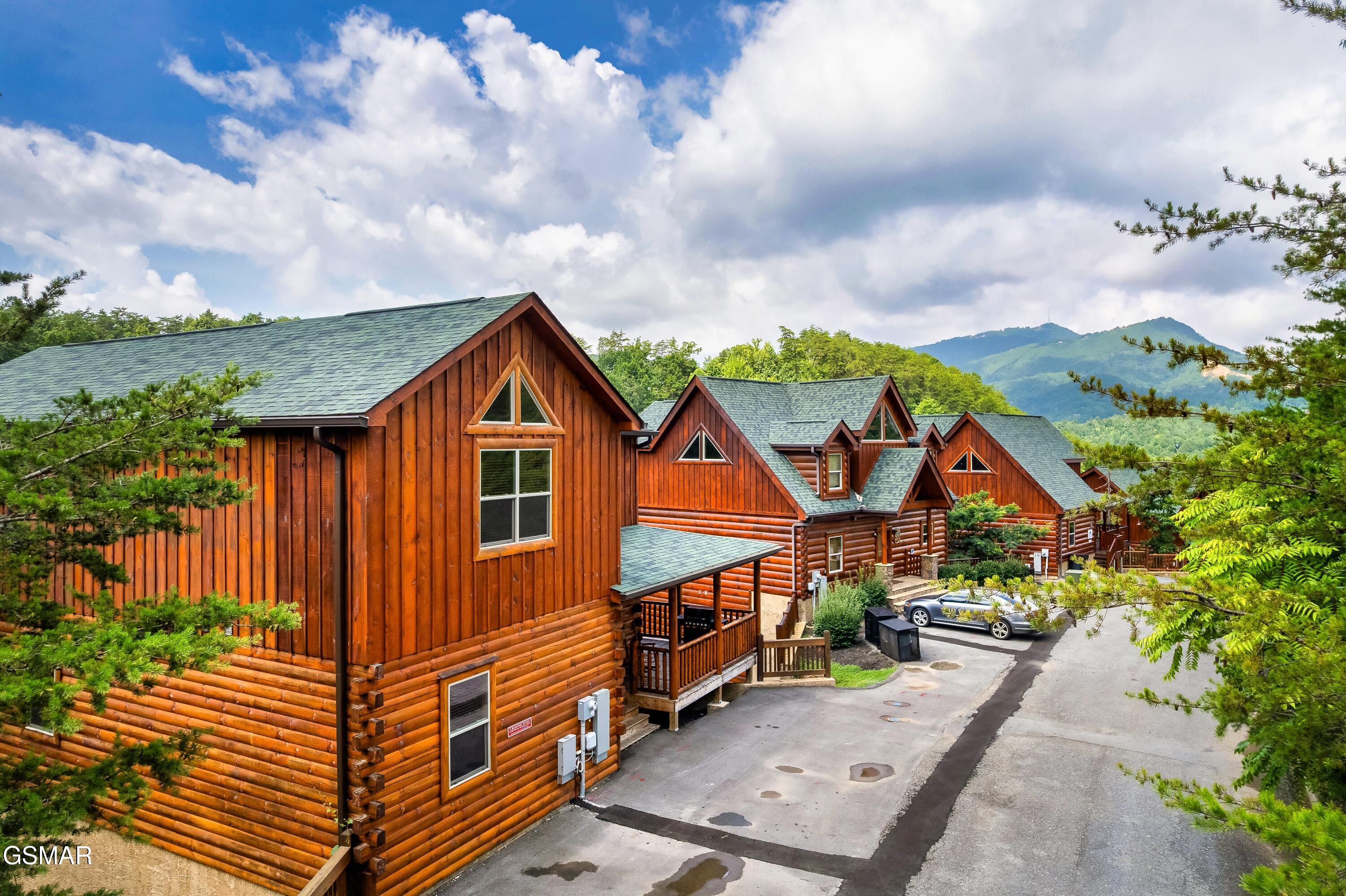 2180 Bear Haven Way Sevierville TN 37862