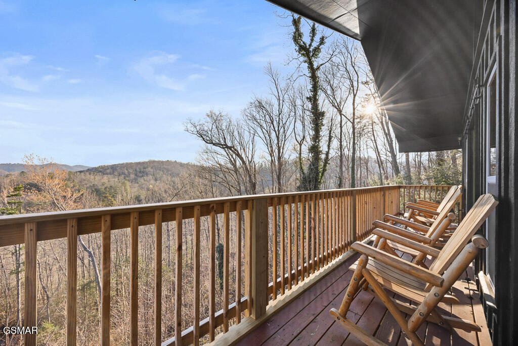 207 Buena Vista Drive Pigeon Forge TN 37876