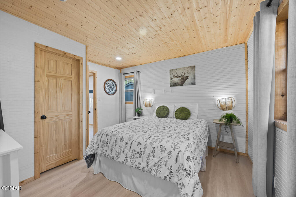 207 Buena Vista Drive Pigeon Forge TN 37876