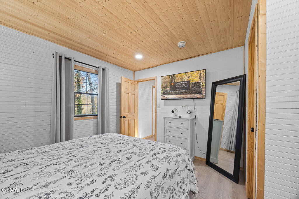 207 Buena Vista Drive Pigeon Forge TN 37876