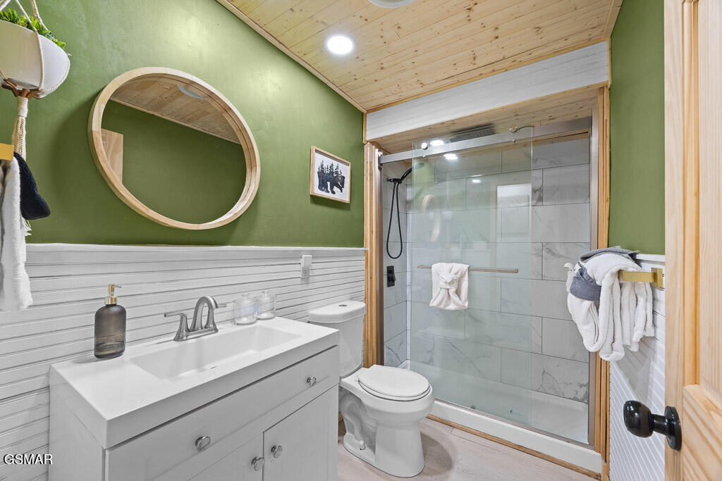 207 Buena Vista Drive Pigeon Forge TN 37876