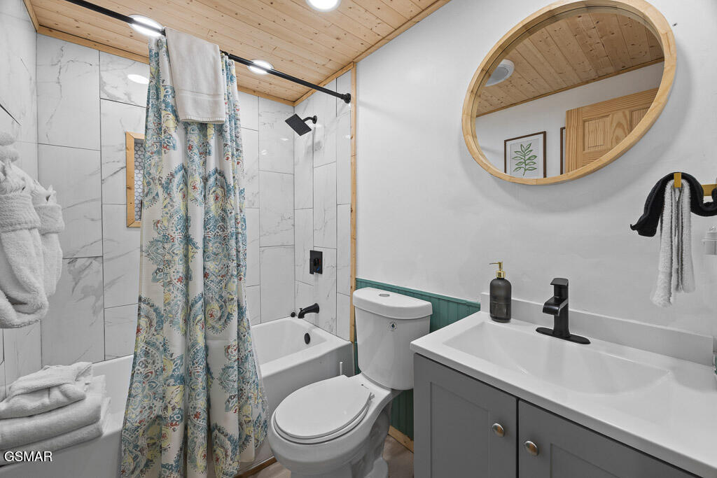 207 Buena Vista Drive Pigeon Forge TN 37876