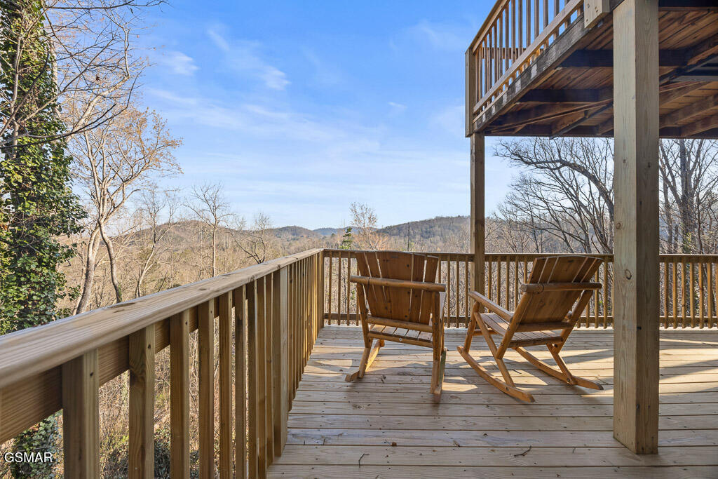 207 Buena Vista Drive Pigeon Forge TN 37876