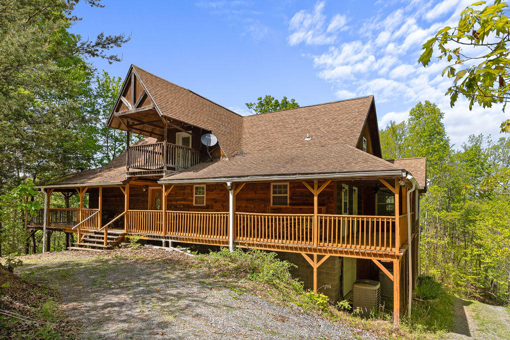 3640 Vixen Way Cosby TN 37722