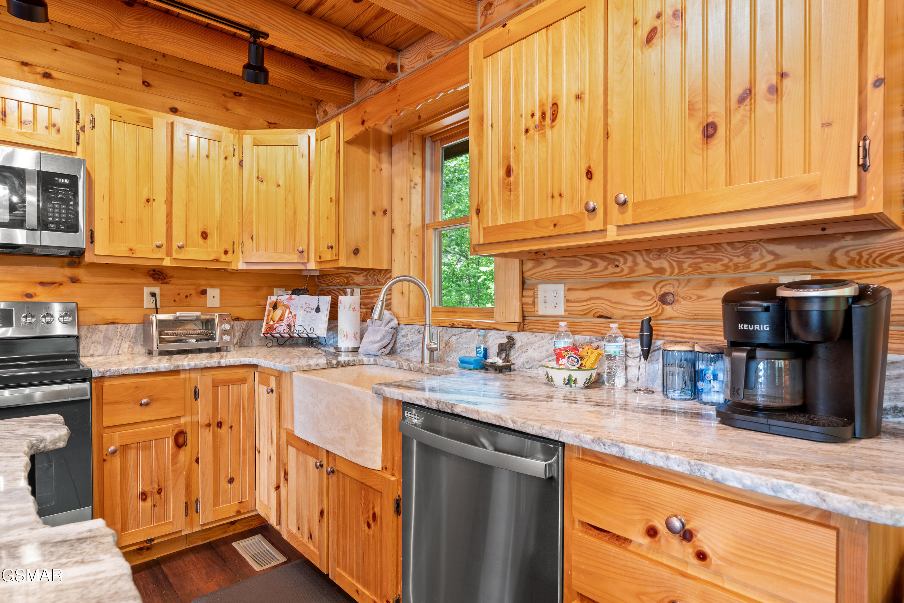 503 Deer Path Lane Gatlinburg TN 37738