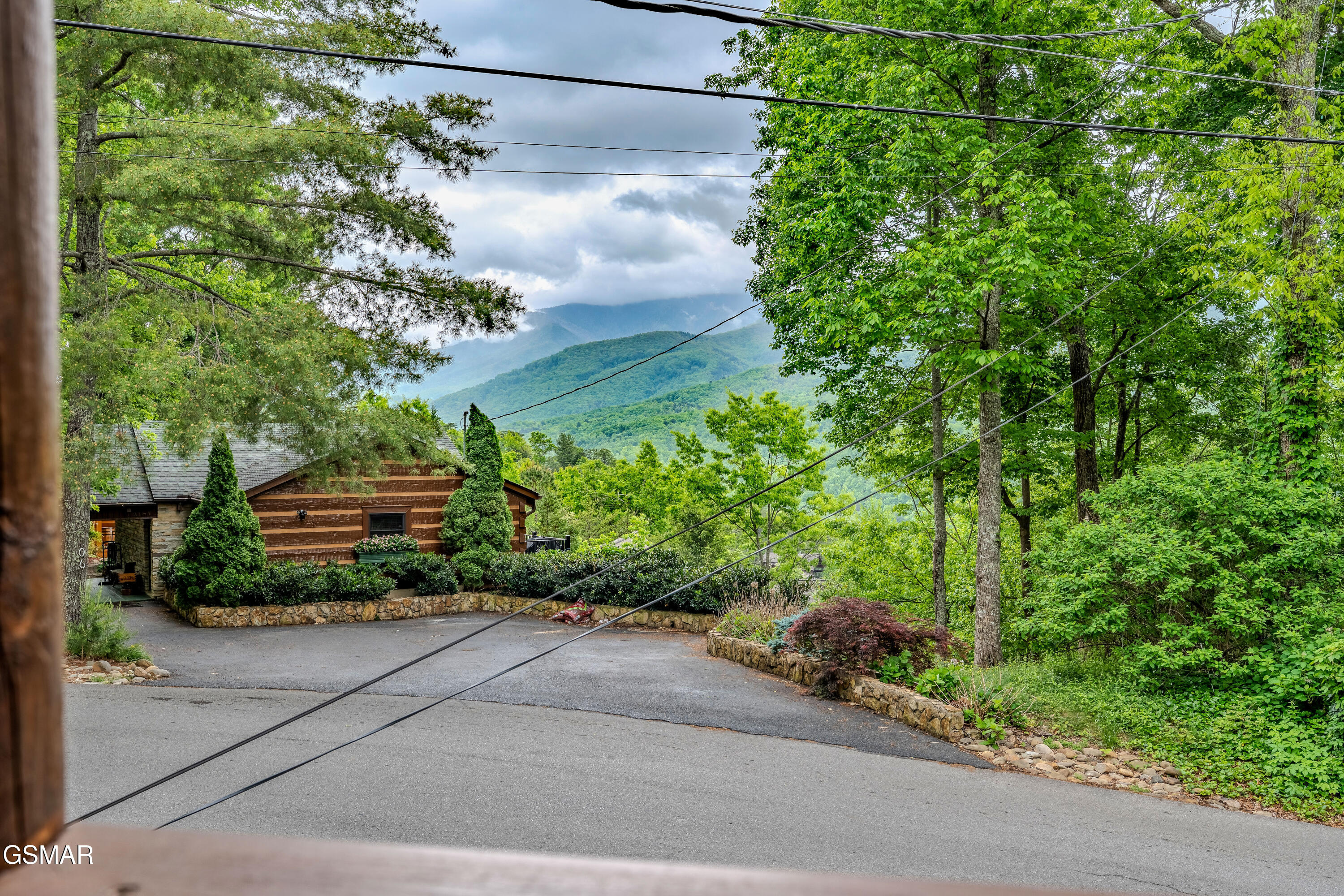 503 Deer Path Lane Gatlinburg TN 37738