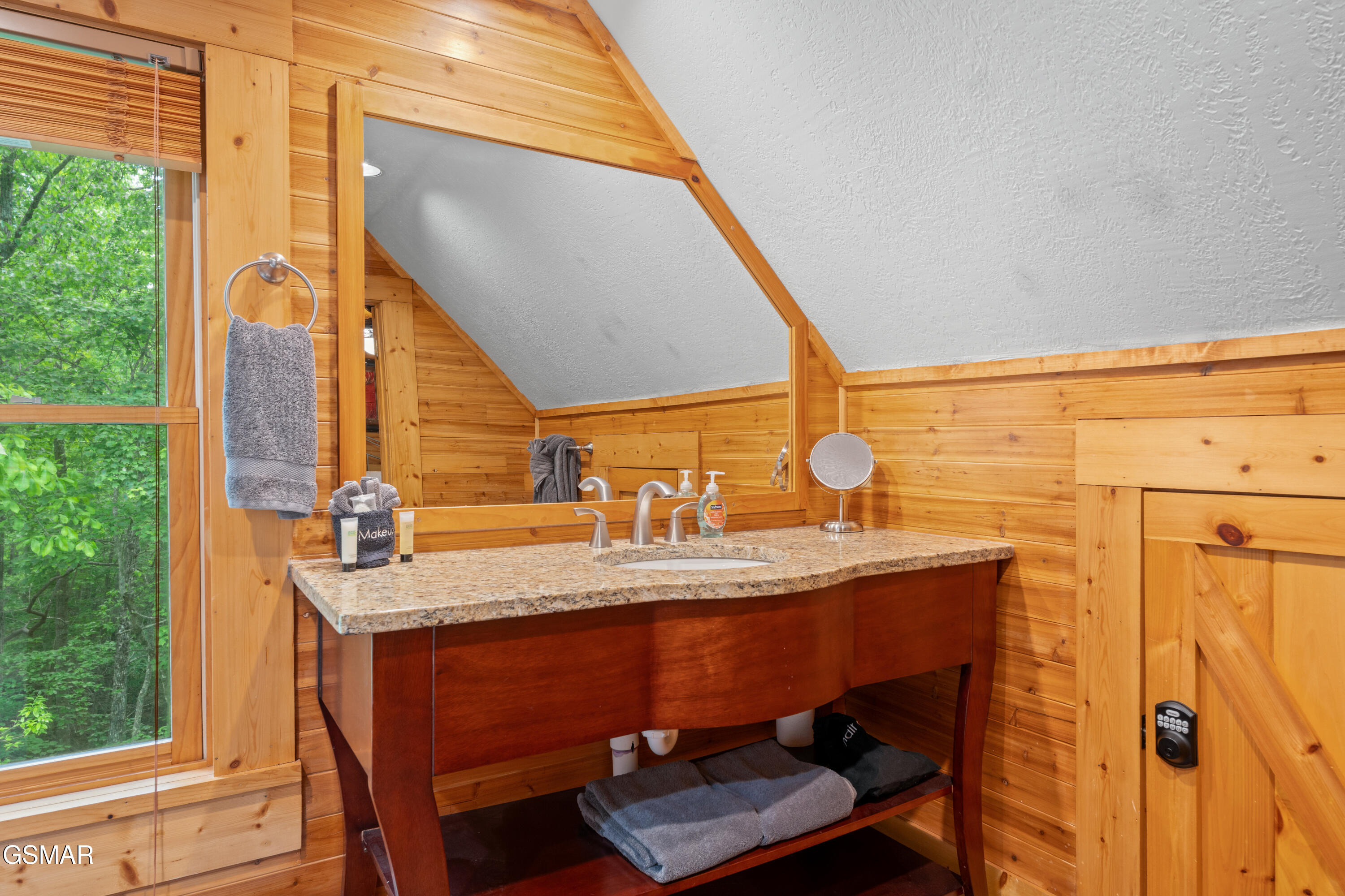 503 Deer Path Lane Gatlinburg TN 37738