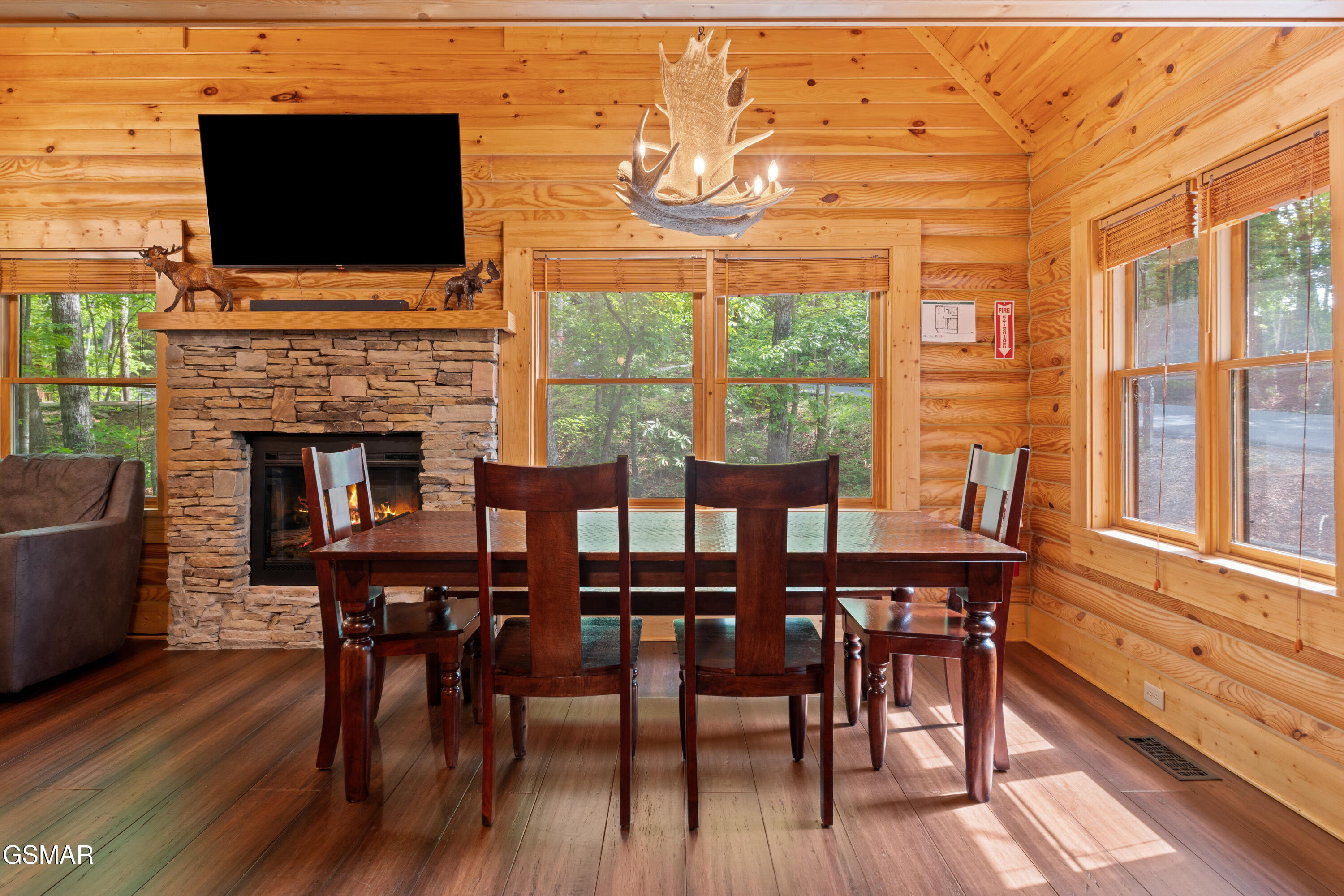 503 Deer Path Lane Gatlinburg TN 37738