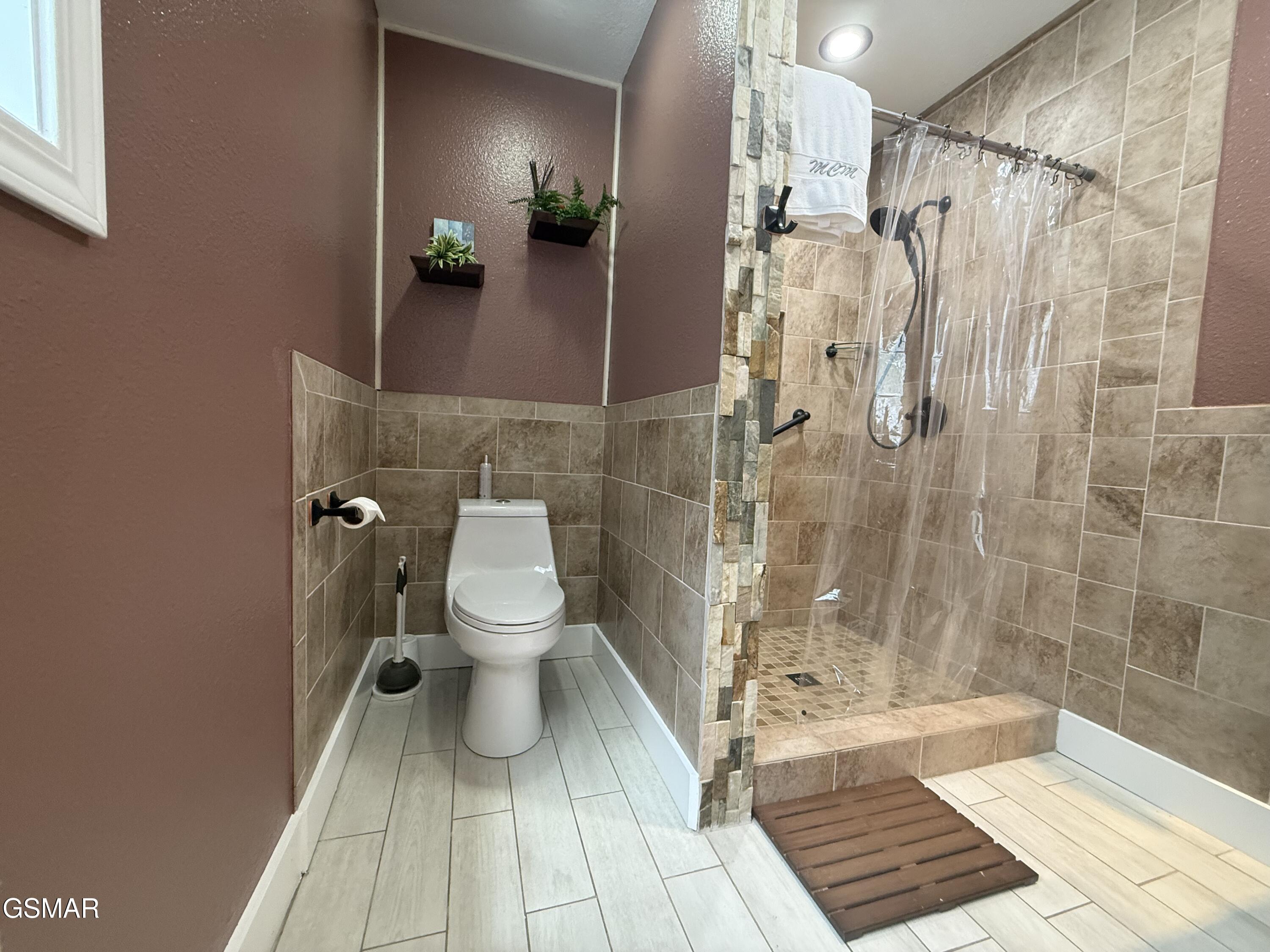 747 Gists Creek Road Sevierville TN 37876