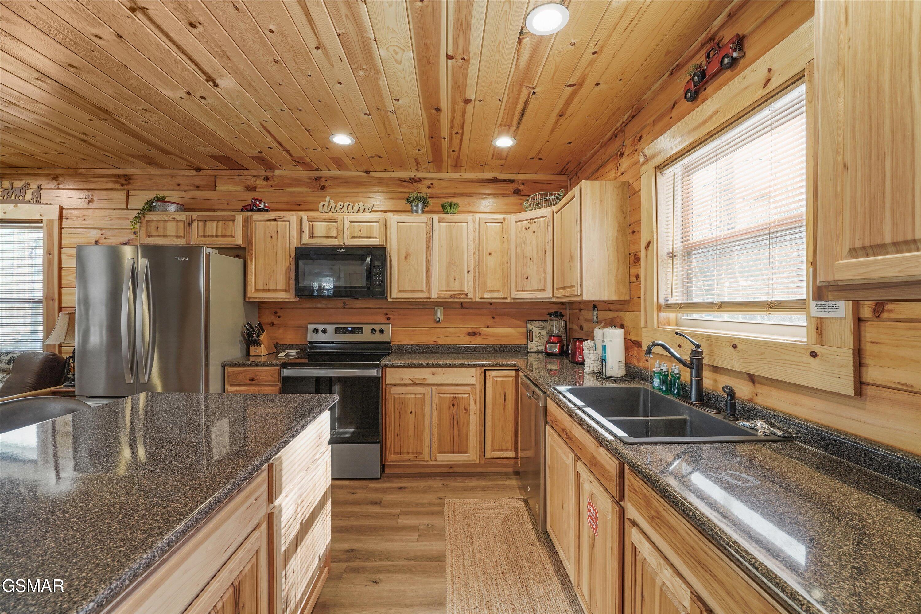 5236 Mathis Branch Road Cosby TN 37722