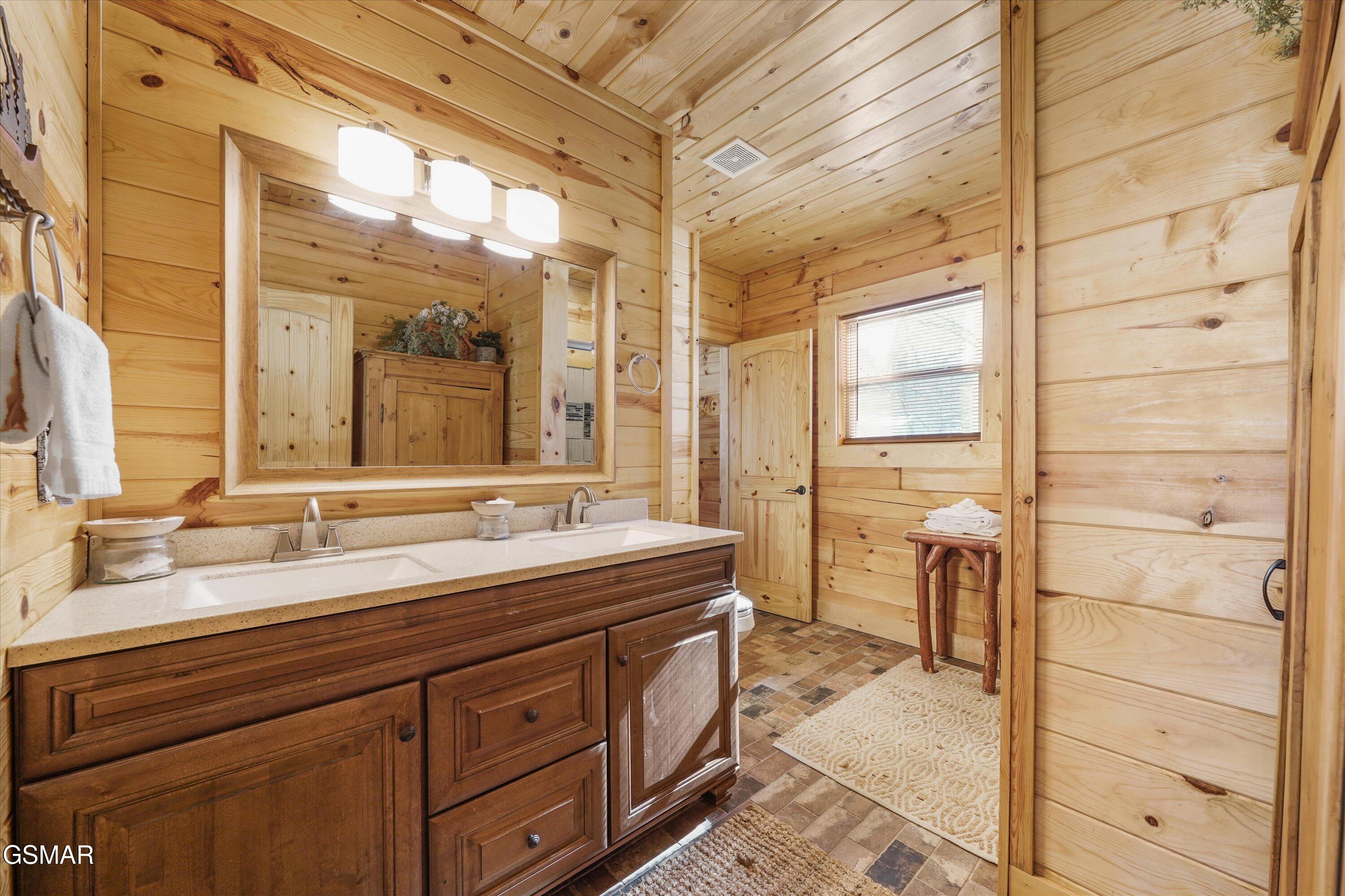 5236 Mathis Branch Road Cosby TN 37722