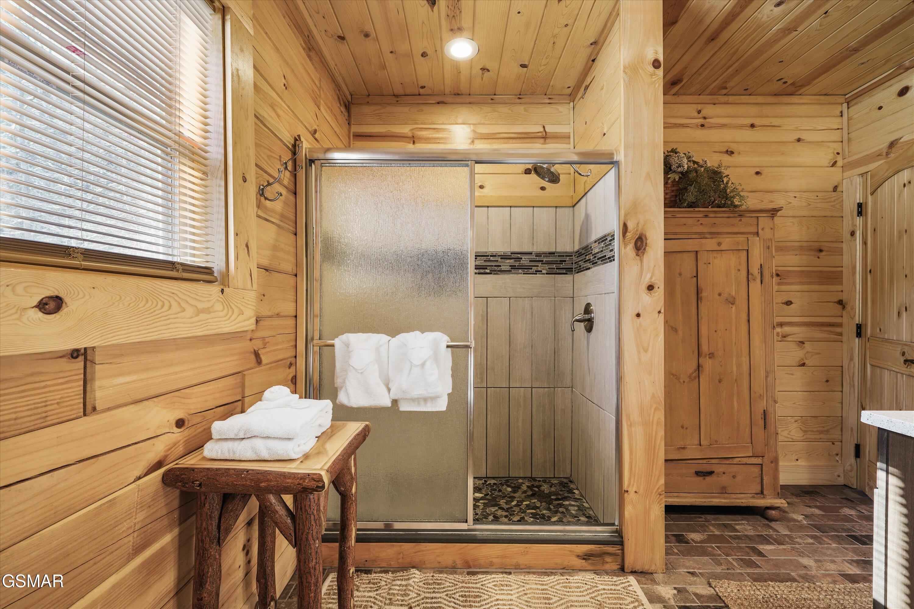 5236 Mathis Branch Road Cosby TN 37722