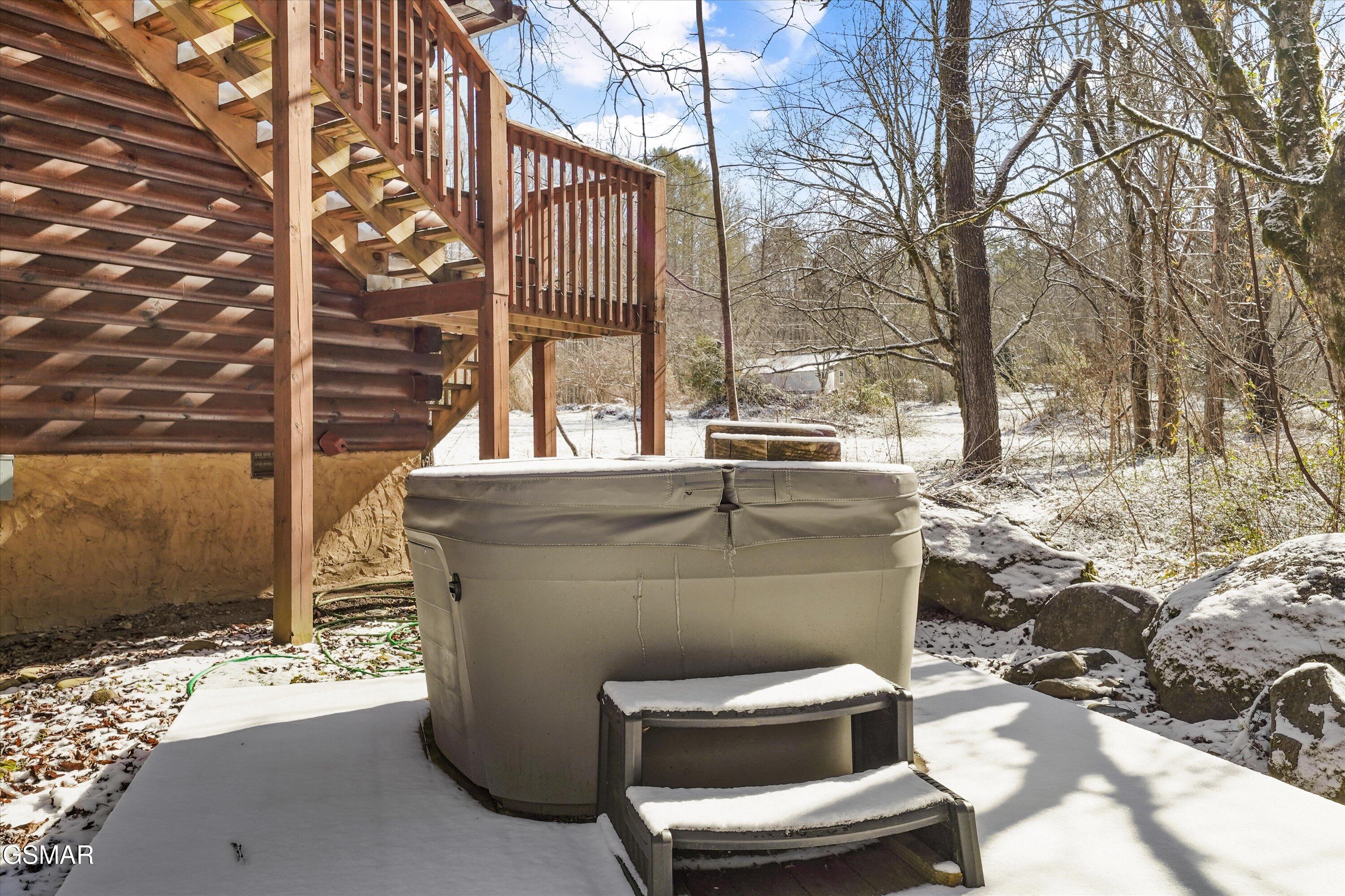 5236 Mathis Branch Road Cosby TN 37722