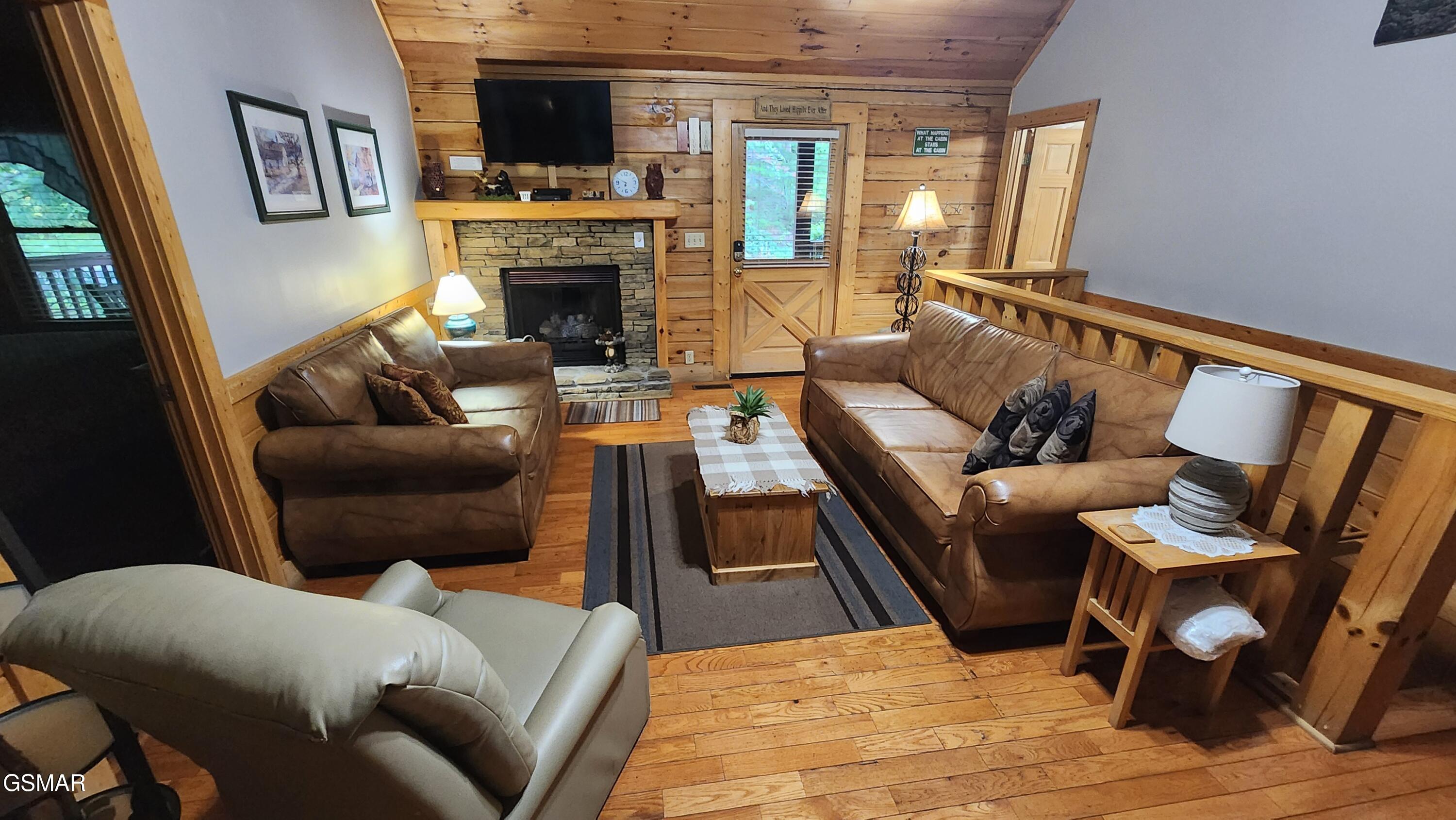 713 Golden Eagle Way Pigeon Forge TN 37863