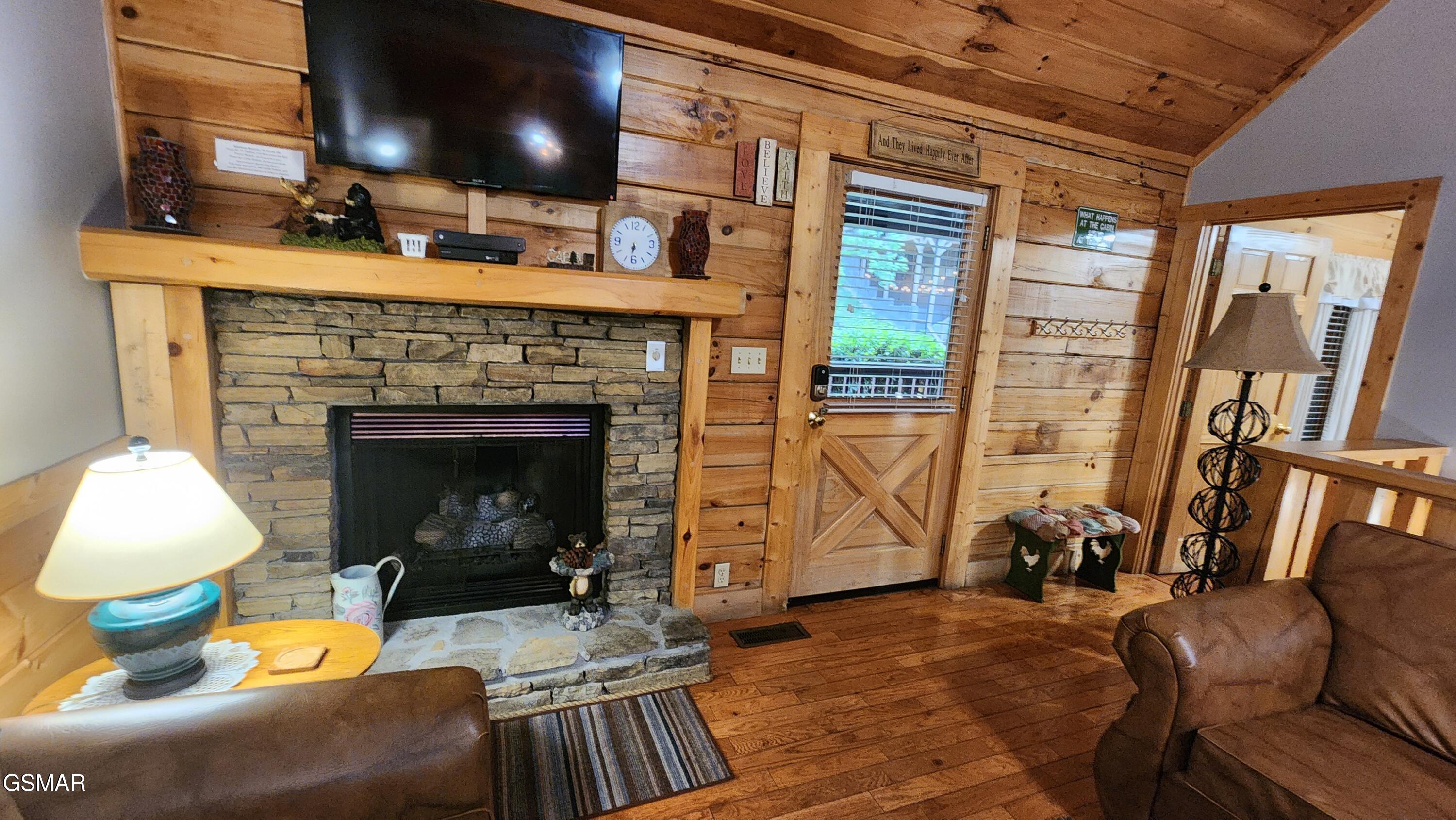 713 Golden Eagle Way Pigeon Forge TN 37863