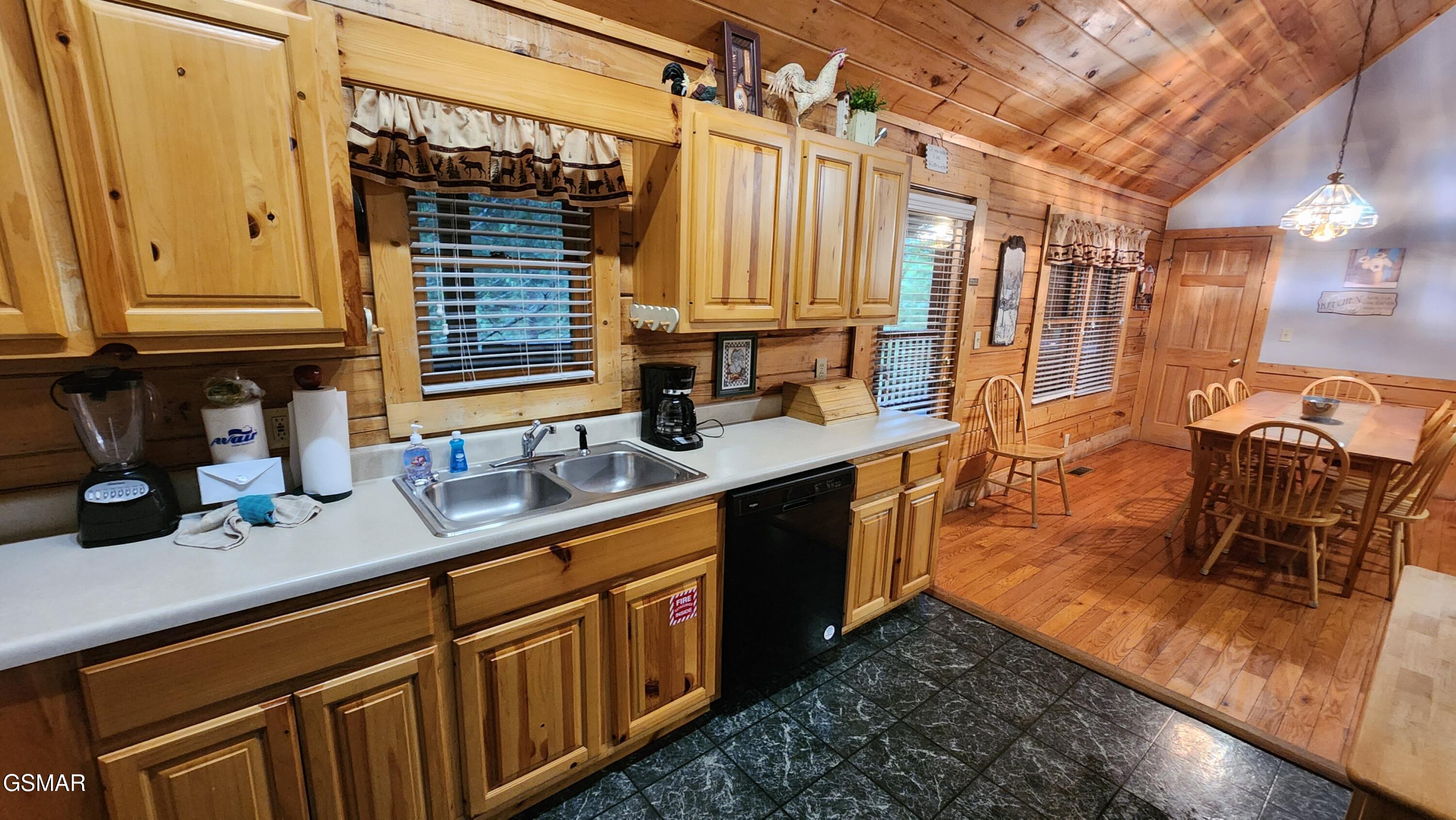 713 Golden Eagle Way Pigeon Forge TN 37863