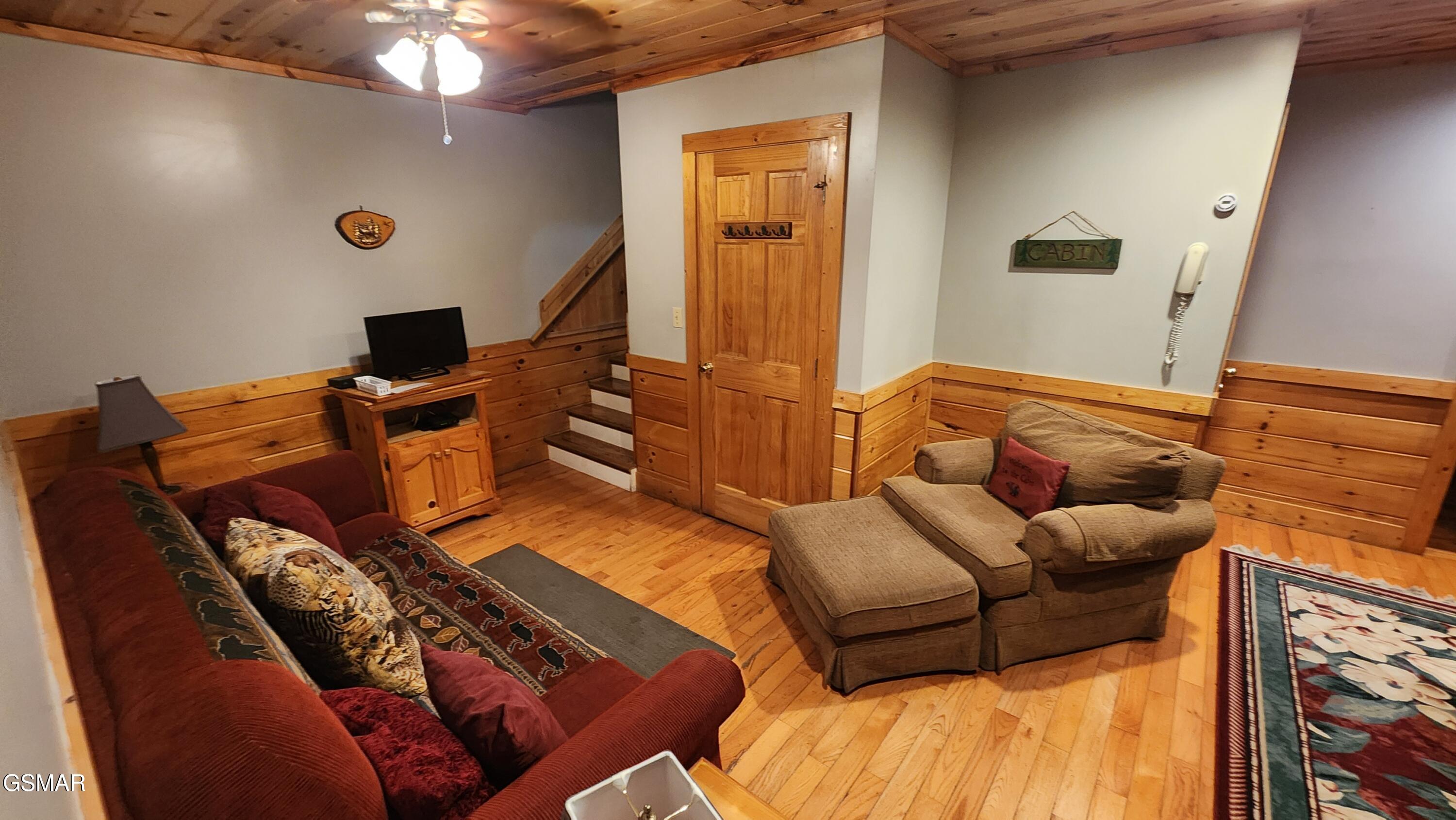713 Golden Eagle Way Pigeon Forge TN 37863