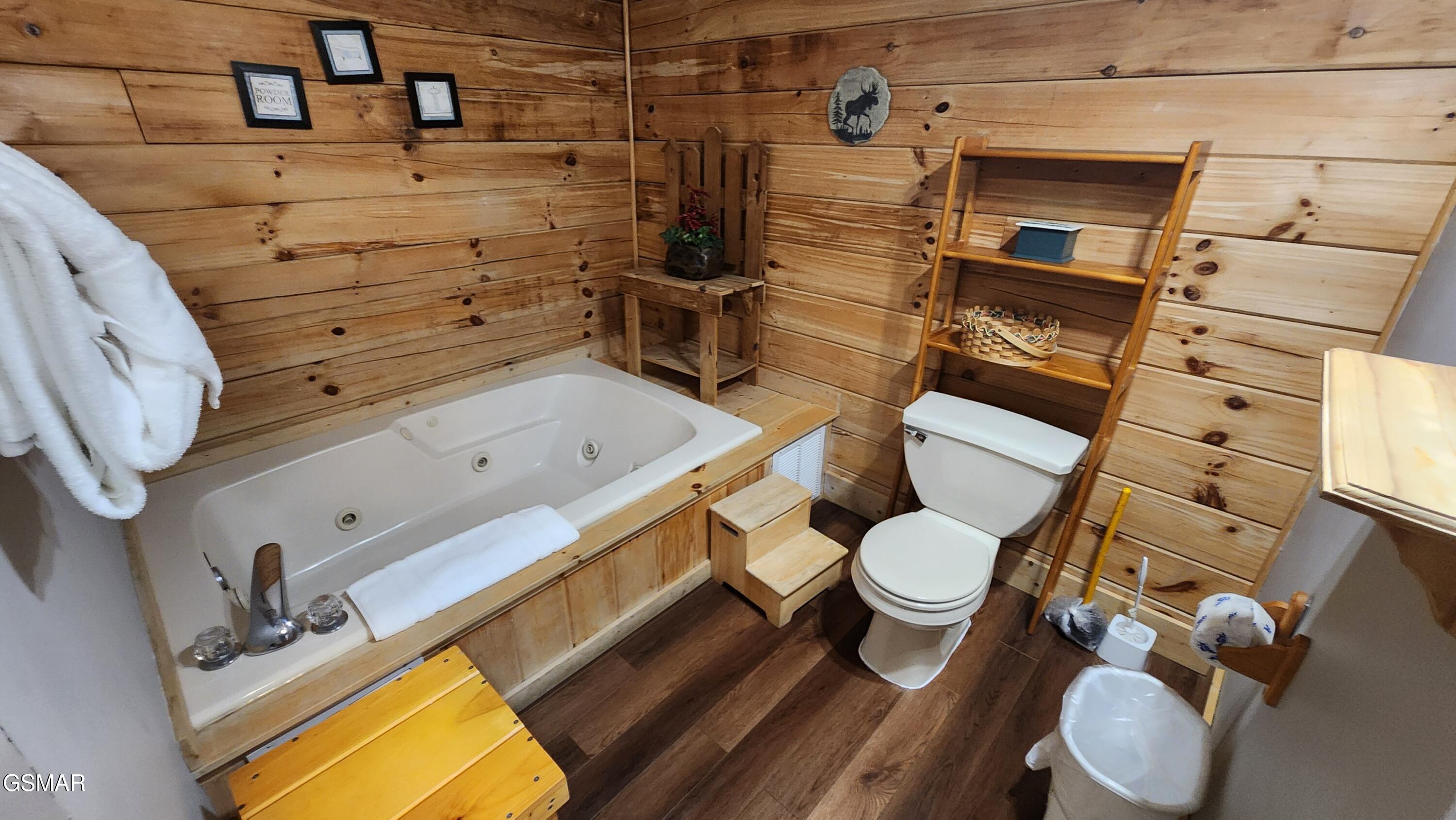 713 Golden Eagle Way Pigeon Forge TN 37863