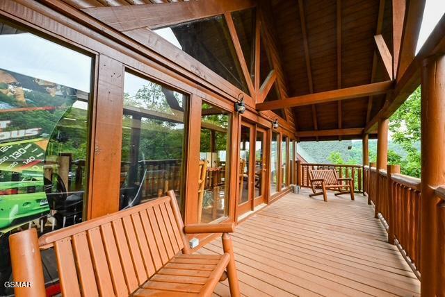 1044 Black Bear Cub Way Sevierville TN 37862