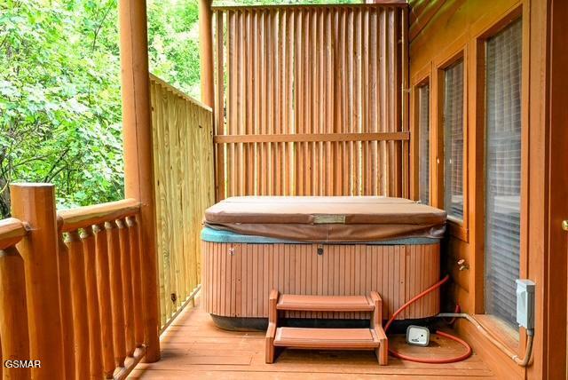 1044 Black Bear Cub Way Sevierville TN 37862