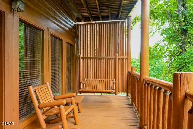 1044 Black Bear Cub Way Sevierville TN 37862