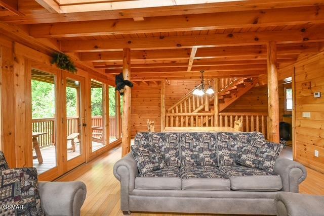 1044 Black Bear Cub Way Sevierville TN 37862