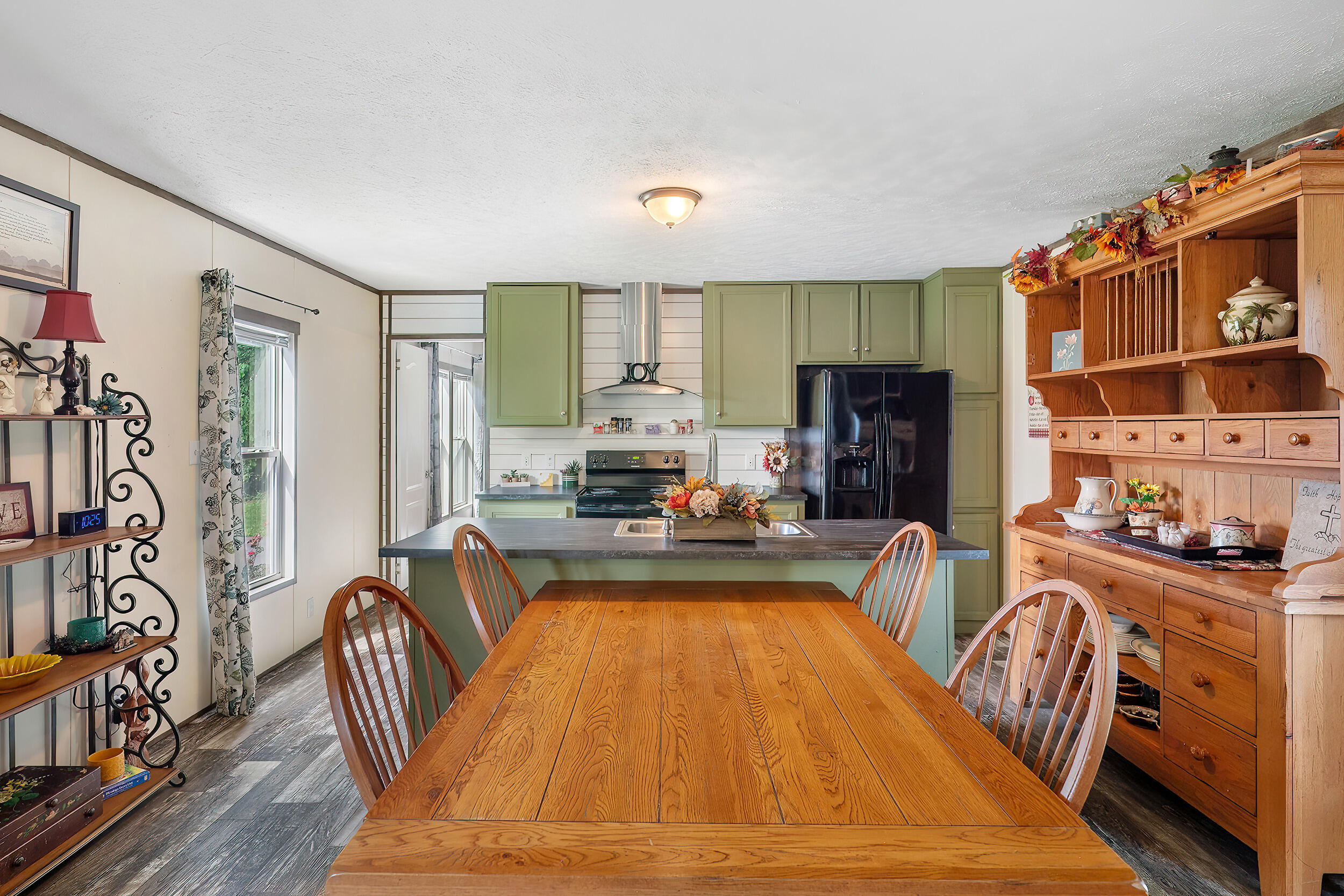 1540 Boyds Creek Highway Seymour TN 37865