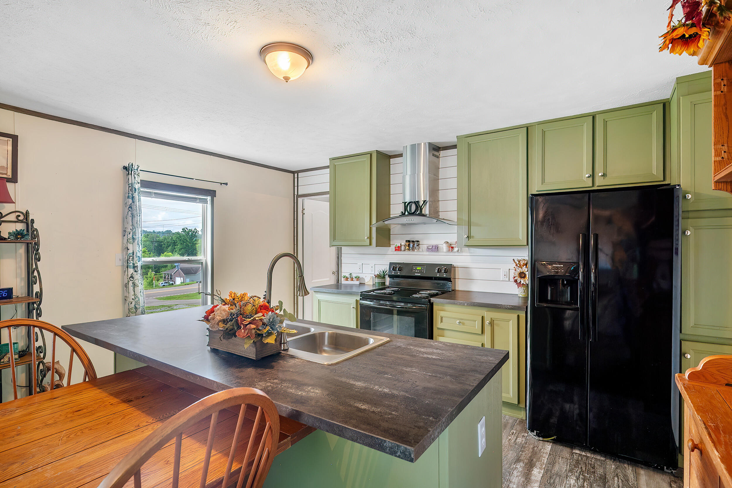 1540 Boyds Creek Highway Seymour TN 37865