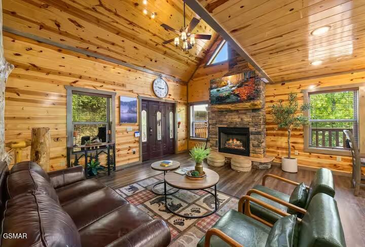 2359 Alpine Village Way Pigeon Forge TN 37863
