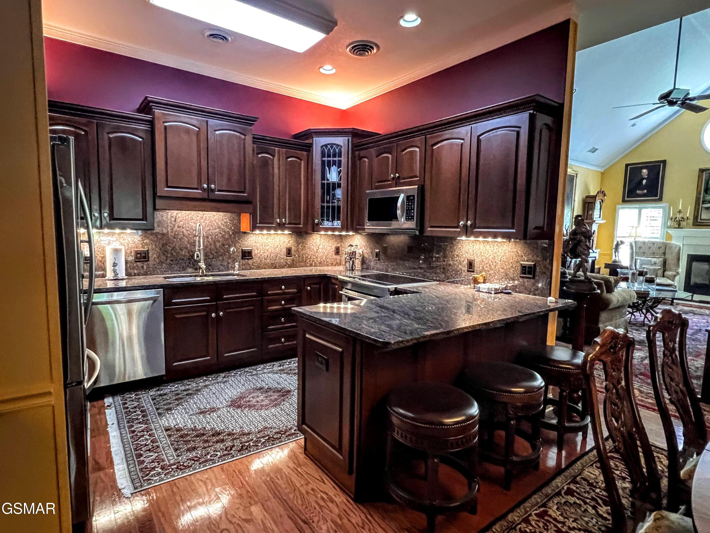 1042 Fine Glen Drive Sevierville TN 37862