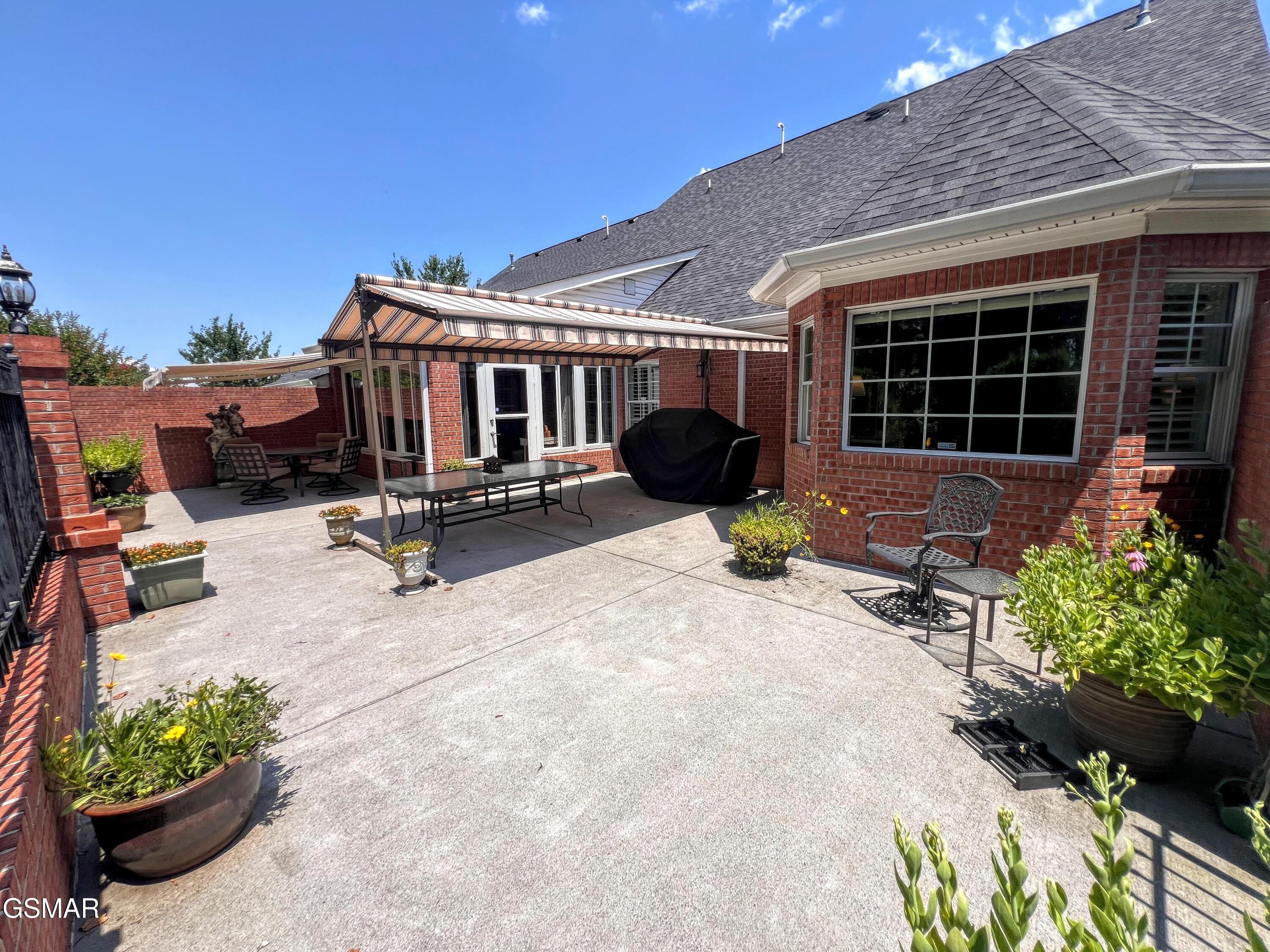 1042 Fine Glen Drive Sevierville TN 37862