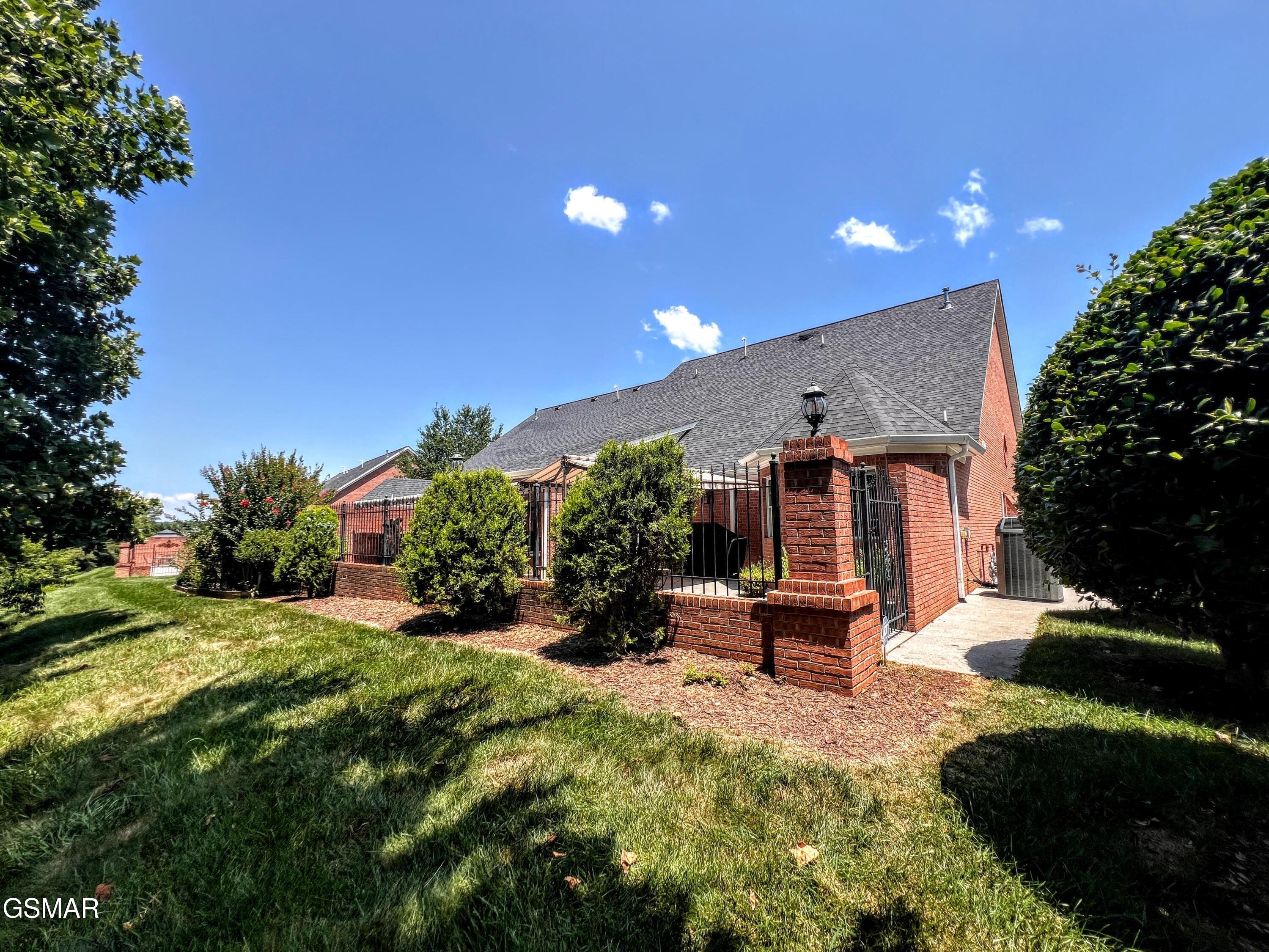 1042 Fine Glen Drive Sevierville TN 37862