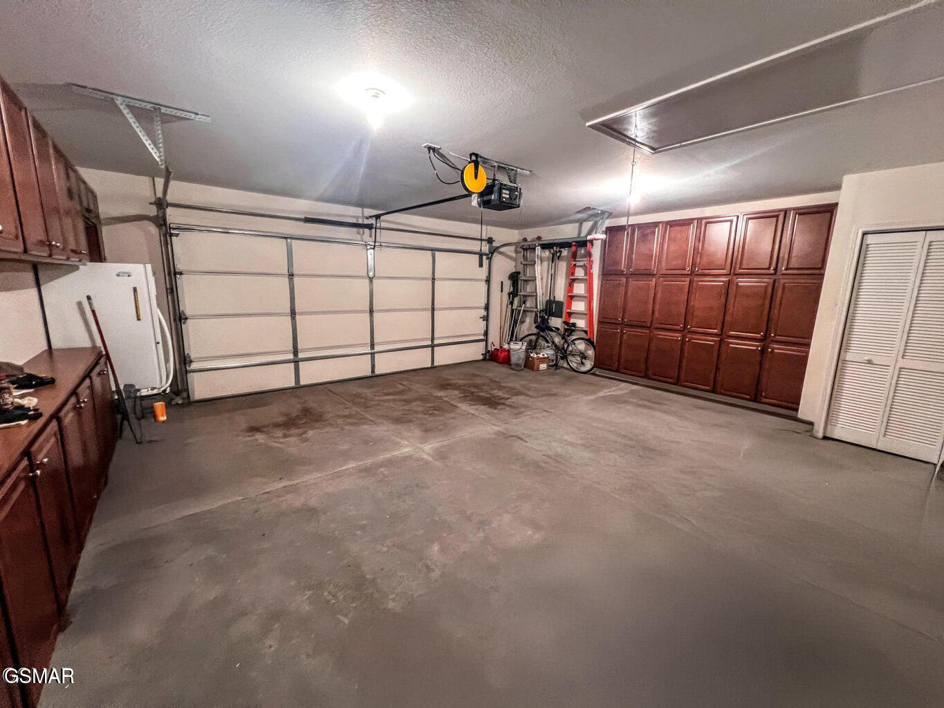 1042 Fine Glen Drive Sevierville TN 37862